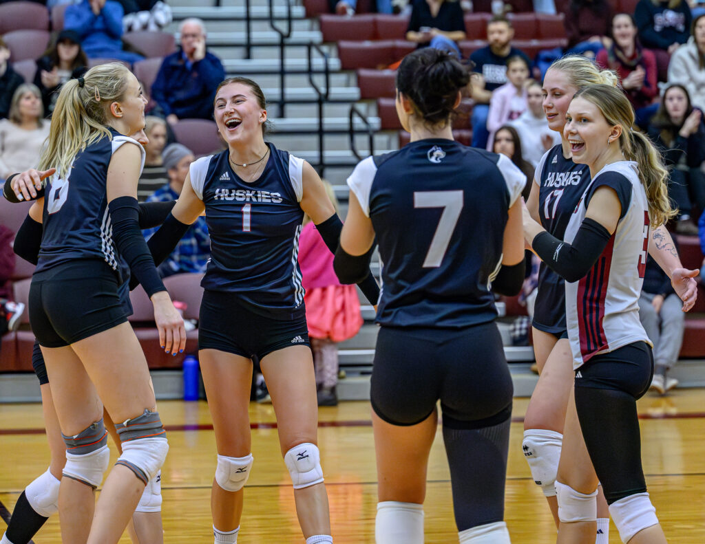Atlantic University Sports SMU VS UNB Womens Vollyball at SMU